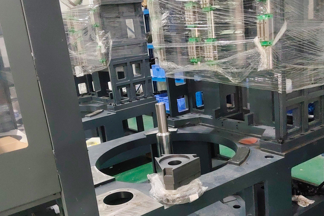 「夢(mèng)啟半導(dǎo)體」全自動(dòng)超精密晶圓減薄機(jī)主要結(jié)構(gòu)